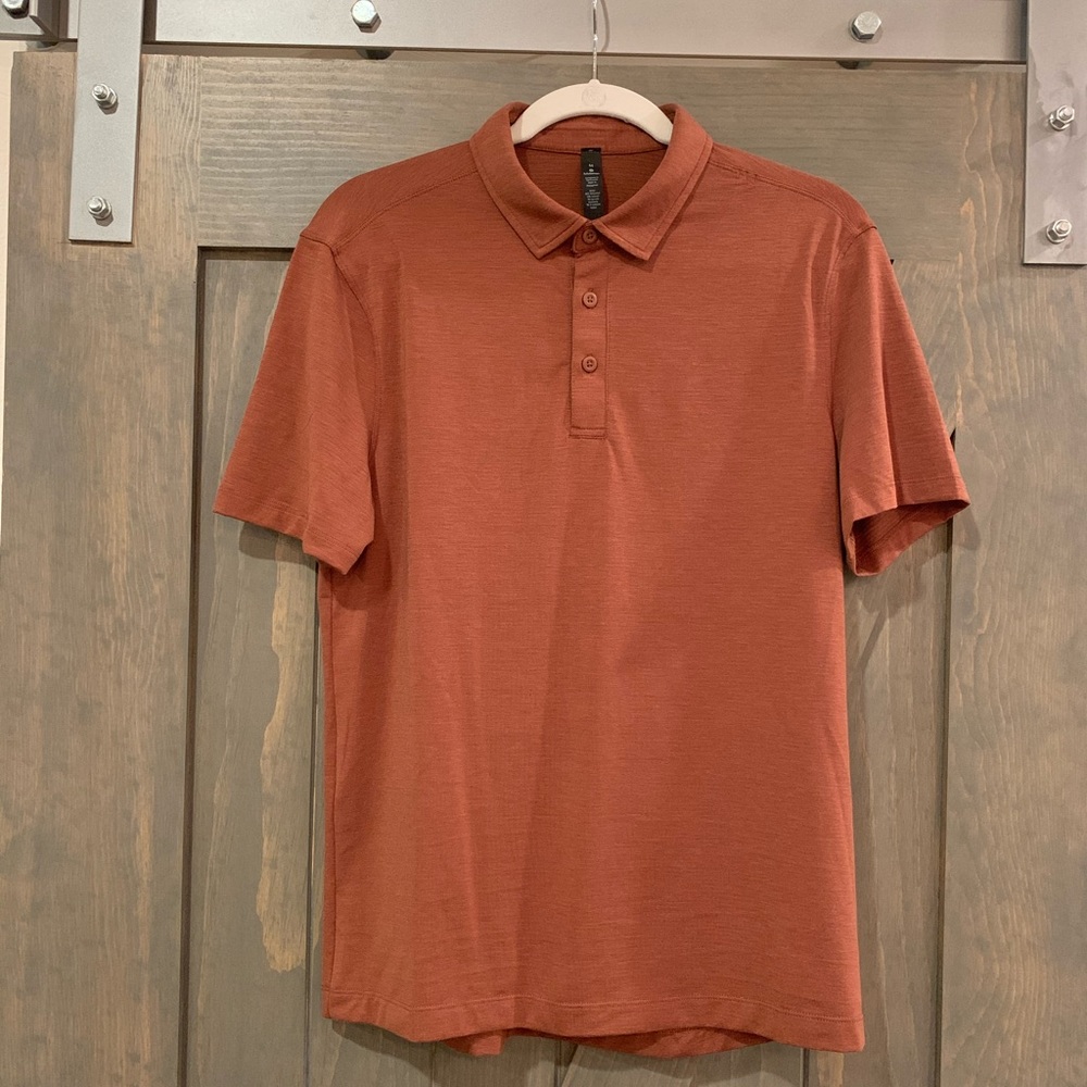 Lululemon polo shirt (size M)